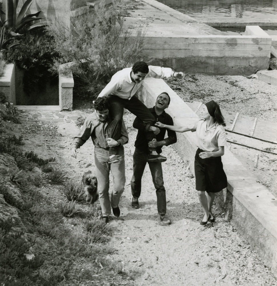 Pierre Barouh, Claude Lelouch, Jean-Louis Trintignant, Anouk Aimée, Cannes, 1966 | Foto: François Pages (1929–1985, FR) | OstLicht Vintage Photo Sale