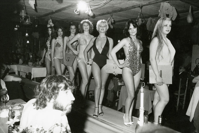 Beauty Contest, Cannes Festival, 1980 | Foto: Guy Le Querrec (*1941, FR) | OstLicht Vintage Photo Sale