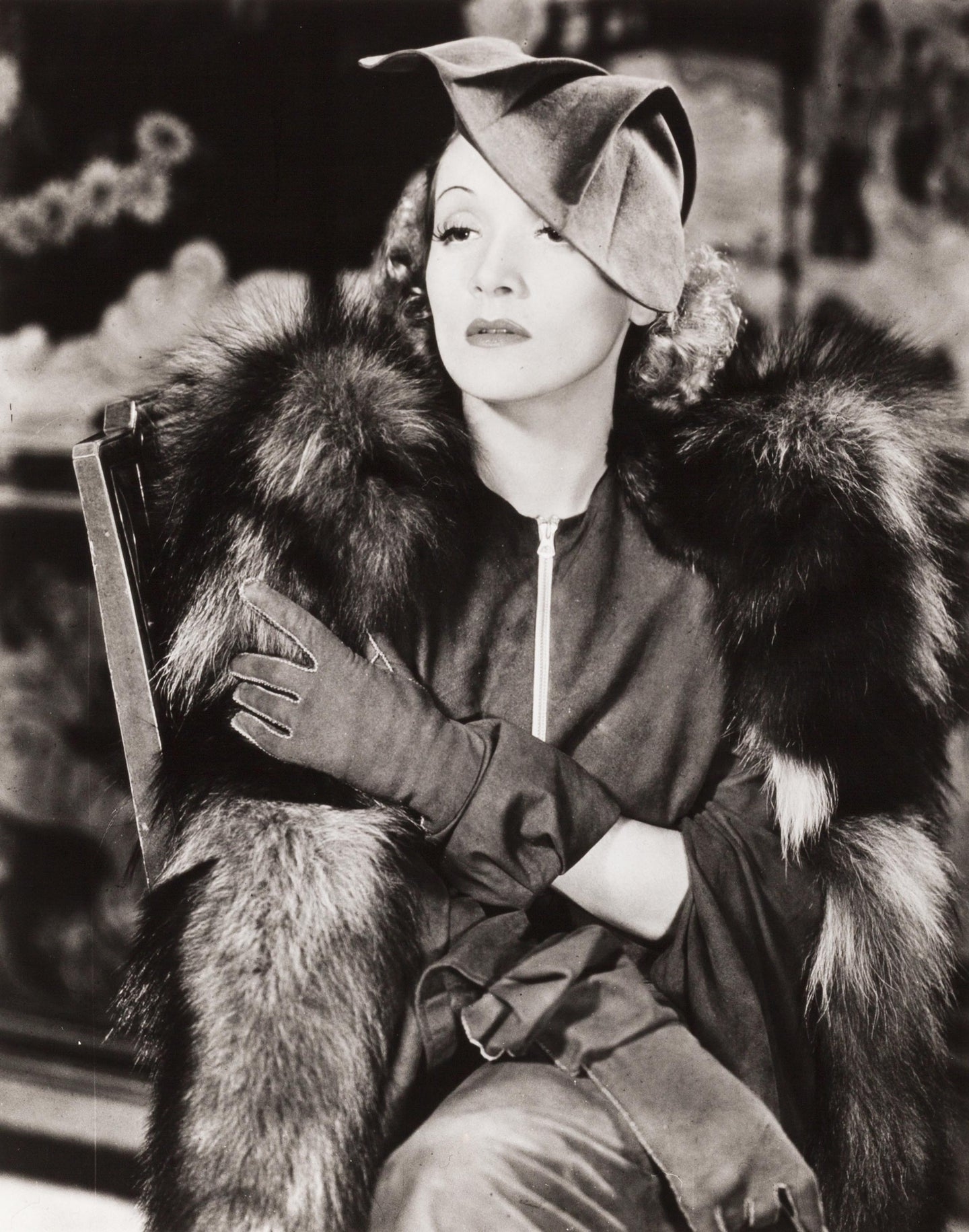 Marlene Dietrich mit Fuchsfellkragen als Maria Barker in »Angel« (Ernst Lubitsch), 1937 | OstLicht Vintage Photo Sale