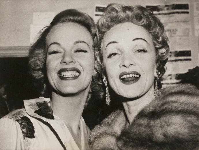 Marlene Dietrich und ihre Tochter Maria Riva, 1954  | OstLicht Vintage Photo Sale
