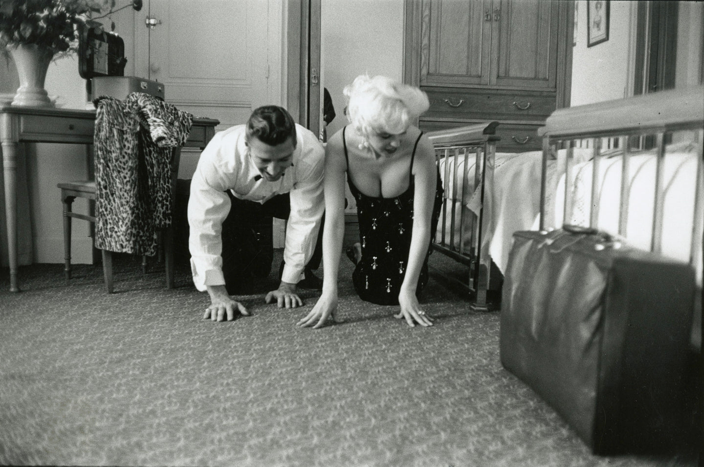 Jayne Mansfield und Mickey Hargitay, Frankreich, Cannes, 1958 | Foto: Claude Azoulay (*1934, TN), Jack Garofalo (1923–2004, FR), Michou Simon (1931–2002, FR) | OstLicht Vintage Photo Sale