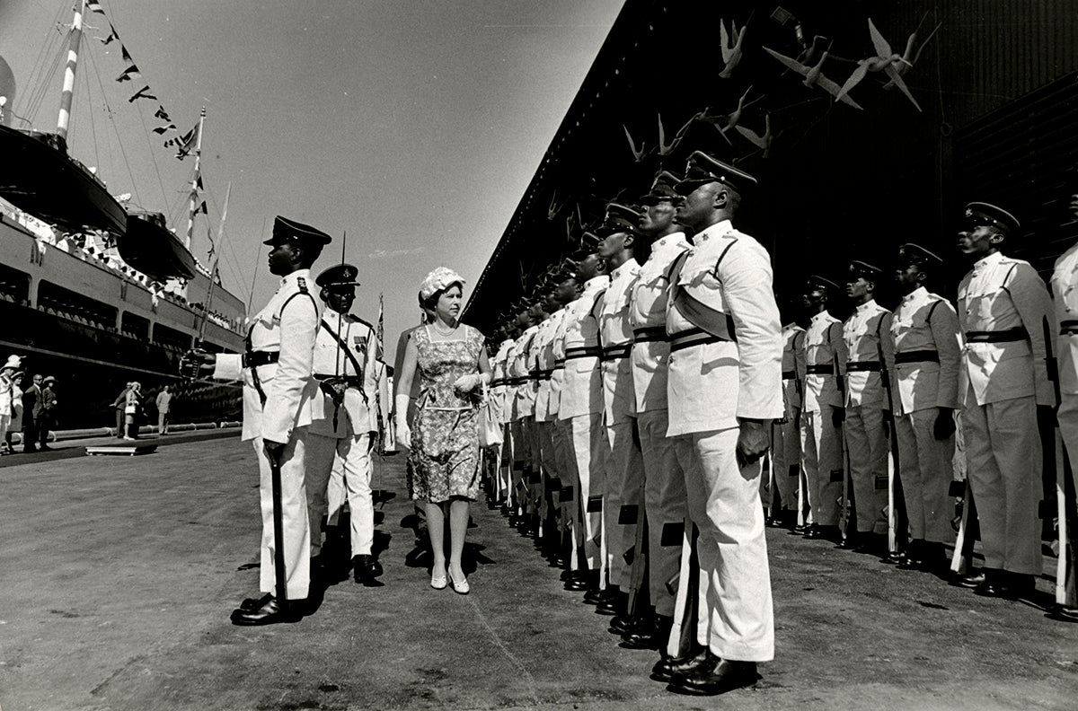 Queen Elizabeth, Trinidad und Tobago, 1966  | OstLicht Vintage Photo Sale