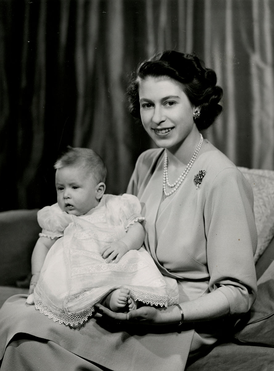 Princess Elizabeth & Prince Charles, Buckingham Palace, April 1949 | Foto: Sterling Henry Nahum (Baron) | OstLicht Vintage Photo Sale