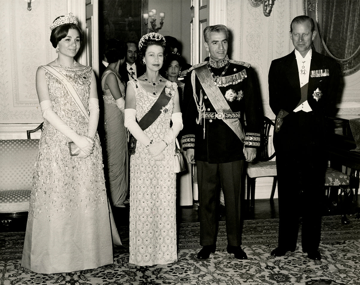 Königin Farah Palahvi, Queen Elizabeth, Schah Mohammad Reza Pahlavi & Prince Philip, Britische Botschaft, Teheran, 7. März 1961 | OstLicht Vintage Photo Sale